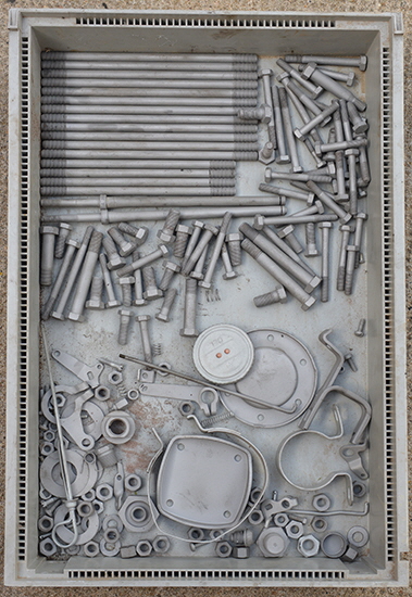 VW Bus T1 Schrauben und Kleinteile gestrahlt