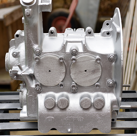 VW Bus T1 30 PS Gehaeuse lackiert