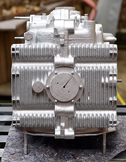 VW Bus T1 30 PS Gehaeuse lackiert