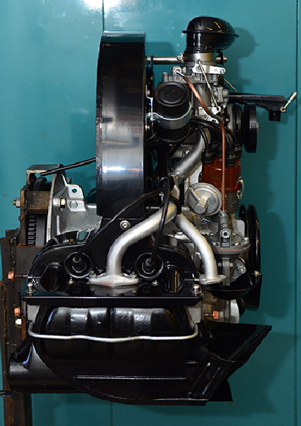 VW Bus T1 30 PS Motor Komplettierung