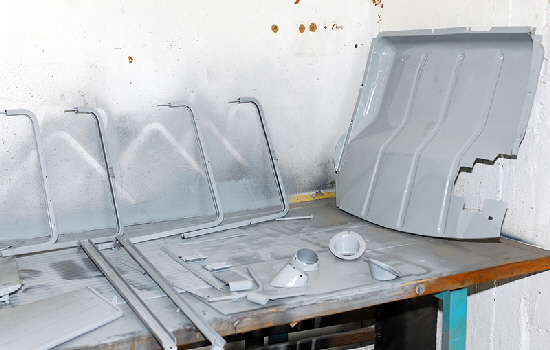 VW Bus T1 Lackierung Fensterrahmen